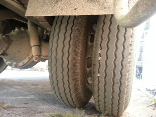 รถฮีโน่ 10 ล้อ ตู้แห้ง 220 แรงม้า. ปี 48  สนใจติดต่อ 081 - 6079515