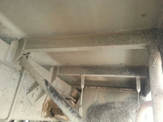 รถฮีโน่ 10 ล้อ ตู้แห้ง 220 แรงม้า. ปี 48  สนใจติดต่อ 081 - 6079515