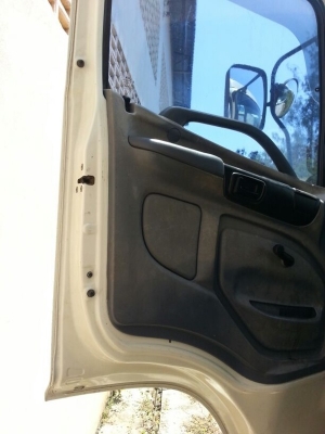 รถฮีโน่ 10 ล้อ ตู้แห้ง 220 แรงม้า. ปี 48  สนใจติดต่อ 081 - 6079515