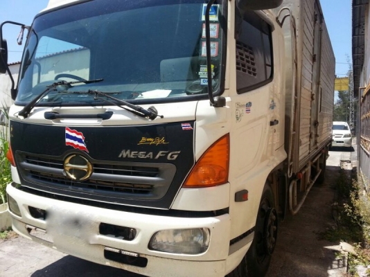 รถฮีโน่ 10 ล้อ ตู้แห้ง 220 แรงม้า. ปี 48  สนใจติดต่อ 081 - 6079515