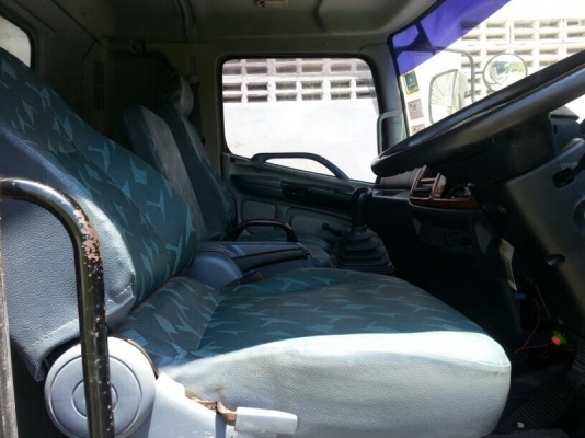 รถฮีโน่ 10 ล้อ ตู้แห้ง 220 แรงม้า. ปี 48  สนใจติดต่อ 081 - 6079515