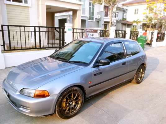 ขายซีวิคปี95 3D เกียร์ออโต้ แต่งนิดหน่อย แม๊กADVAN Racing พร้อมซิ่งได้เลย ราคานี้ (งดต่อลองครับ)