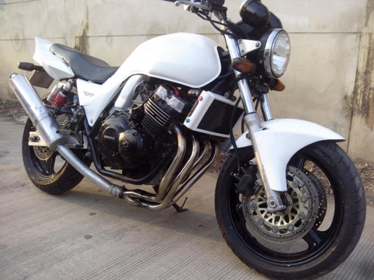 ขาย Honda cb 400 ปี 95 พร้อมทะเบียน กทม เอกสารโอนพร้อม ของเหลวเปลี่ยนถ่ายใหม่หมดเครื่องไม่มีเยิ้ม ยางเต็ม ท่อ BEET Japan ผ้าเบรคเต็ม เครื่องดีไม่มีเกเร ขาย 110,000 บาท รถสวยครับรับประกัน สนใจสอบถามได้ครับ ยินดีตอบทุกรายละเอียด 0954933733 .....