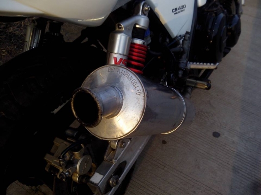 ขาย Honda cb 400 ปี 95 พร้อมทะเบียน กทม เอกสารโอนพร้อม ของเหลวเปลี่ยนถ่ายใหม่หมดเครื่องไม่มีเยิ้ม ยางเต็ม ท่อ BEET Japan ผ้าเบรคเต็ม เครื่องดีไม่มีเกเร ขาย 110,000 บาท รถสวยครับรับประกัน สนใจสอบถามได้ครับ ยินดีตอบทุกรายละเอียด 0954933733 .....