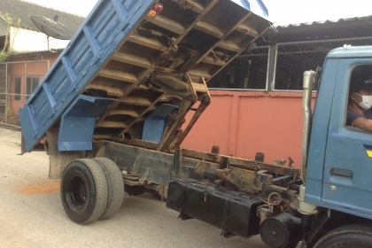 ISUZU หกล้อดัมพ์ ขับดีมาก รถห้างแท้ปี 37 NPR เครื่อง 185 เกียรใหญ่ 6 เกียร เฟืองท้าย F คลัซซี่ดีไม่มีผุ รถใช้งานอยู่ขายตามสภาพ 520,000