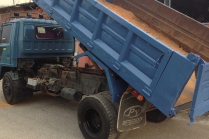 ISUZU หกล้อดัมพ์ ขับดีมาก รถห้างแท้ปี 37 NPR เครื่อง 185 เกียรใหญ่ 6 เกียร เฟืองท้าย F คลัซซี่ดีไม่มีผุ รถใช้งานอยู่ขายตามสภาพ 520,000