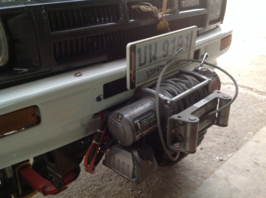 รถTOYOTA hiro4x4ยาง37นิ้ว เครื่องKZ3000เทอร์โบ วินซ์หน้าหลัง