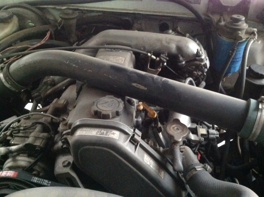 รถTOYOTA hiro4x4ยาง37นิ้ว เครื่องKZ3000เทอร์โบ วินซ์หน้าหลัง