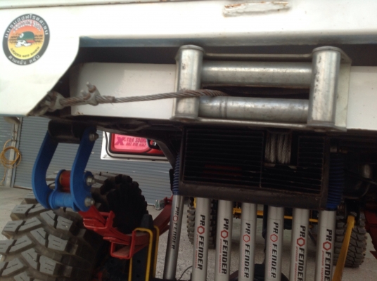 รถTOYOTA hiro4x4ยาง37นิ้ว เครื่องKZ3000เทอร์โบ วินซ์หน้าหลัง