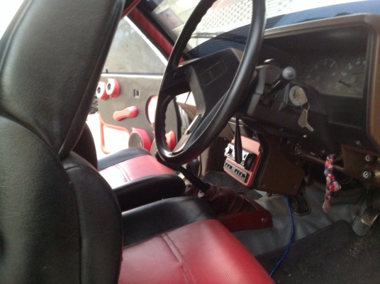 รถTOYOTA hiro4x4ยาง37นิ้ว เครื่องKZ3000เทอร์โบ วินซ์หน้าหลัง