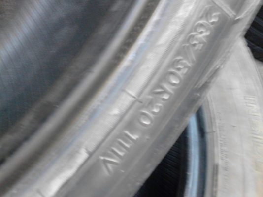 265/50R20 NITTO NT420S มี 2 เส้น ดอกยางพอได้ TEL.081-427-3941