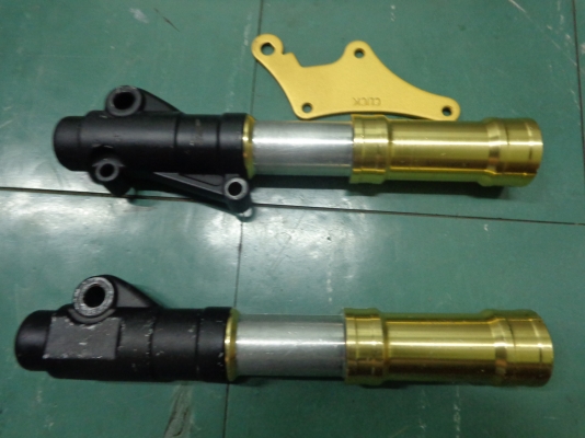 ขายกระบอกโช้ค ฮอนด้าคลิก 2 คู่ เหมาๆ 300 ถ้วน ขายกระบอกโช้ค ฮอนด้าคลิก 2 คู่ เหมาๆ 300 ถ้วน