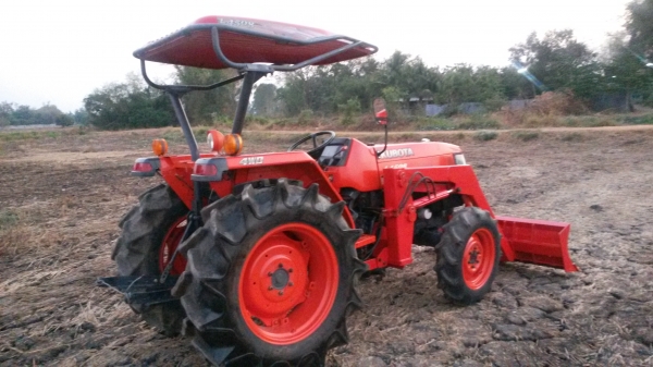 ขายด่วนๆๆๆ L4508+ใบดันคานบนยกสูงแปลงเป็นใบตักบุ้งกี๋ได้ครับ แถมผาน 6 ให้อีกตัว