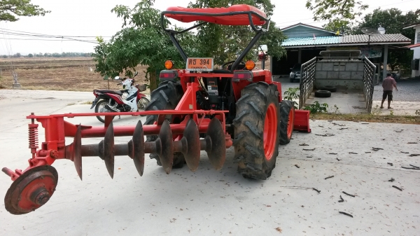 ขายด่วนๆๆๆ L4508+ใบดันคานบนยกสูงแปลงเป็นใบตักบุ้งกี๋ได้ครับ แถมผาน 6 ให้อีกตัว