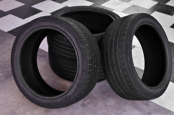 ปิดการขายครับ..ขายยาง 225/45 R18