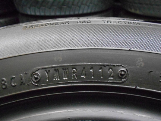 ขายยาง Dunlop SP2030 185/60/15 ปลายปี 12 สวยๆ 1 คู่/ใส่-ถ่วงฟรีค่ะ