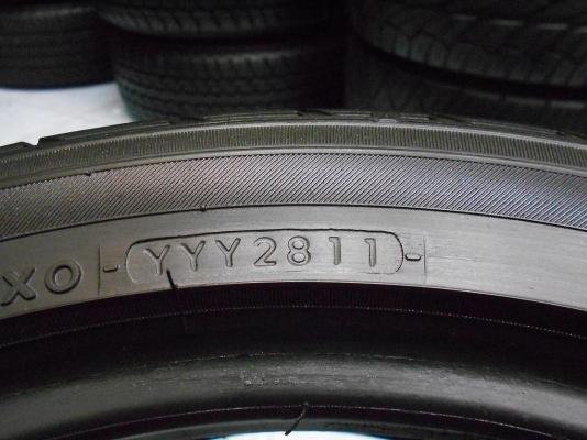 ขายยาง Yokohama 215/45/18 กลางปี 11 สวยๆ 1 คู่/ใส่-ถ่วงฟรีค่ะ ขายยาง Yokohama 215/45/18 กลางปี 11 สวยๆ 1 คู่/ใส่-ถ่วงฟรีค่ะ