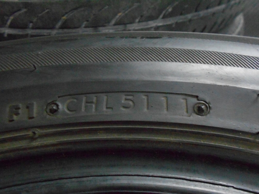 ขายยาง Bridgestone Turanza 215/60/16 ปลายปี 11 สภาพสวยๆ 1 ชุด/ใส่-ถ่วงฟรีค่ะ ขายยาง Bridgestone Turanza 215/60/16 ปลายปี 11 สภาพสวยๆ 1 ชุด/ใส่-ถ่วงฟรีค่ะ