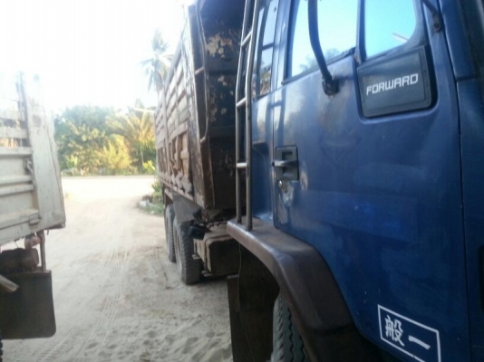 รถอีซูซุ 10 ล้อดั้ม เปลื่ยนเครื่อง 230 แรงม้า. ( * ไม่มีเล่มทะเบียน. ) สนใจติดต่อ 081 - 6079515 รถอีซูซุ 10 ล้อดั้ม เปลื่ยนเครื่อง 230 แรงม้า. ( * ไม่มีเล่มทะเบียน. ) สนใจติดต่อ 081 - 6079515