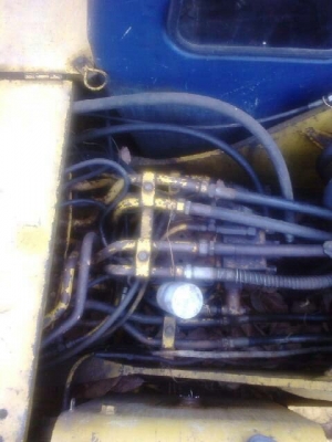 รถแบคโฮ  KOBELCO  200 - 3  (  * ไม่มีเล่มทะเบียน. )  สนใจติดต่อ 081 - 6079515