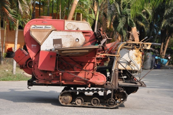 ขายเครื่อง สับ ย่อย กิ่งไม้ เครื่องดีเซล ติดรถตีนตะขาบ พร้อมตู้นวดเมล็ดพันธ์ อเนคประสงค์ นำเข้าญี่ปุ่นยังไม่เคยใช้งานในไทย 29,500เท่านั้น!!