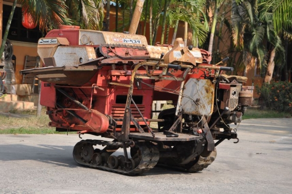 ขายเครื่อง สับ ย่อย กิ่งไม้ เครื่องดีเซล ติดรถตีนตะขาบ พร้อมตู้นวดเมล็ดพันธ์ อเนคประสงค์ นำเข้าญี่ปุ่นยังไม่เคยใช้งานในไทย 29,500เท่านั้น!!