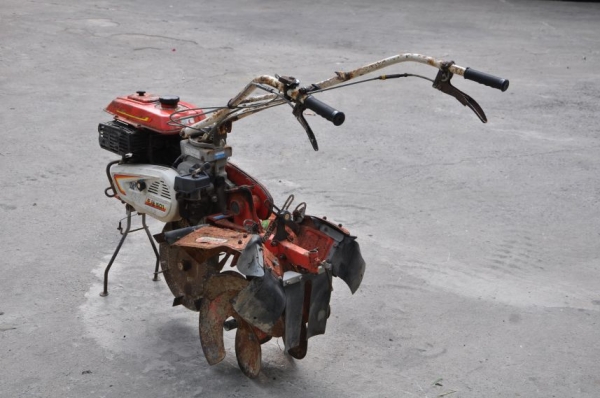 ขายรถพรวนดิน SHIBURA 501สภาพสวยเดิมจากญี่ปุ่น มีเกียร์ แฮนด์ปรับระดับได้ สาดดินได้ดีมาก 12,500เท่านั้น