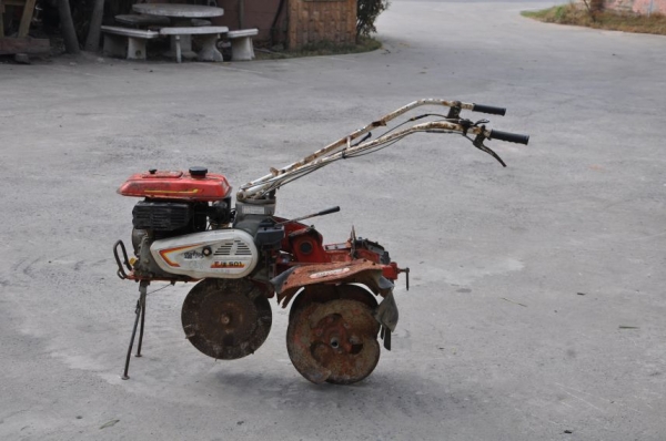 ขายรถพรวนดิน SHIBURA 501สภาพสวยเดิมจากญี่ปุ่น มีเกียร์ แฮนด์ปรับระดับได้ สาดดินได้ดีมาก 12,500เท่านั้น