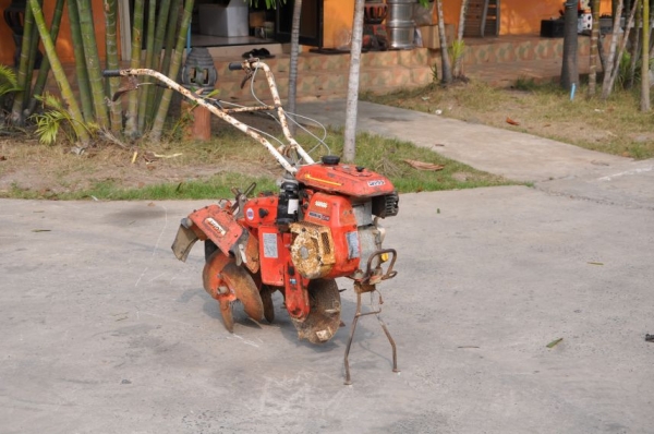 ขายรถพรวนดิน SHIBURA 501สภาพสวยเดิมจากญี่ปุ่น มีเกียร์ แฮนด์ปรับระดับได้ สาดดินได้ดีมาก 12,500เท่านั้น