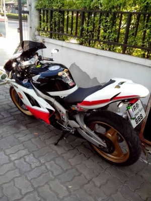 ขาย CBR400 ปี89 แฟริ่งแต่ง Ducati1198 ทะเบียนแท้