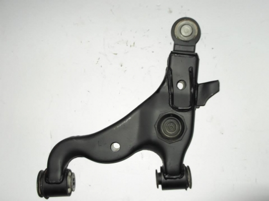 ปีกนก TOYOTA รุ่น VIGO ล่าง 2WD