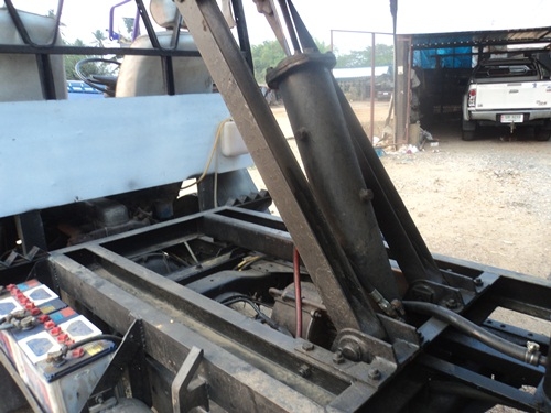 รถเกษตอีแต๋นดั้มเครื่อง 85HP ต่อใหม่พร้อมใช้เช็คแล้วครับ (ส่งฟรีครับ)