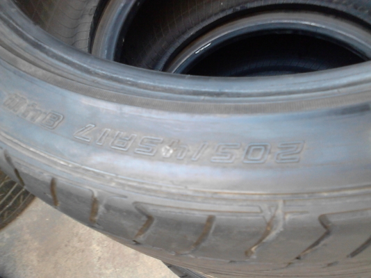 205/45R17  DUNLOP SP SPORT LM-703 มีชุด 4 เส้น TEL.081-427-3941