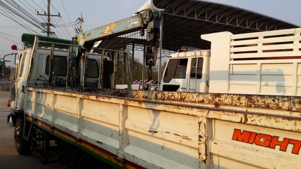 ขายด่วนหกล้อ ISUZU ROCKY 175 เบรคทิฟฟี่พวงมาลัยเพาเวอร์ติดเครนสภาพพร้อมใช้ราคาโคตรถูกรีบโทร0801515451