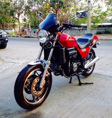 ด่วยเลยครับรถสวยมาก Honda sabre750 สรรพสามิตต์ ตัวจริง