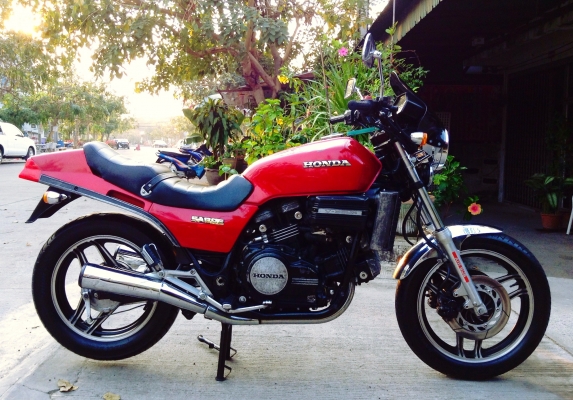 ด่วยเลยครับรถสวยมาก Honda sabre750 สรรพสามิตต์ ตัวจริง