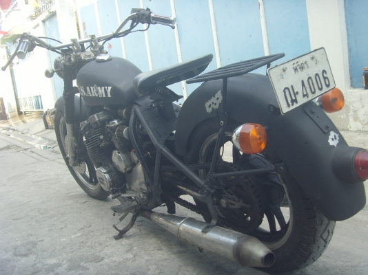 ร้อนเงินขาย YAMAHA XJ400cc.งานสร้าง หลังแข็ง แนว US ARMY 400cc. พร้อมทะเบียน 39000