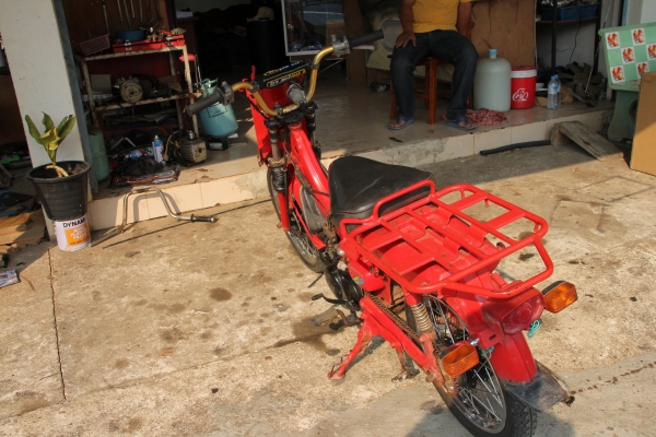 ขาย yamaha รถไปรษณีย์ สภาพตามรูปนี้เลยขี่ได้ตามปกติ อยู่สระแก้ว