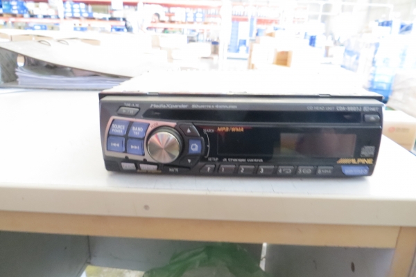 ขายเครื่องเล่น cd mp3 alpine CDA-9807J