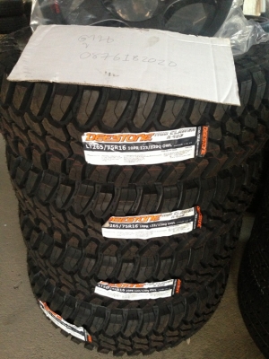 - ขายยางใหม่ destone mud 265 75 16  4000.-บาท