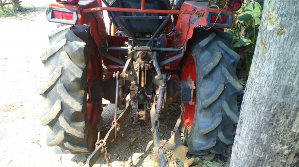 รถไถ KUBOTA L2605DT 4WD ลดราคาพิเศษเหลือเพียง 165,000 บาท.พิเศษที่มีอุปกรณ์มากชิ้น.