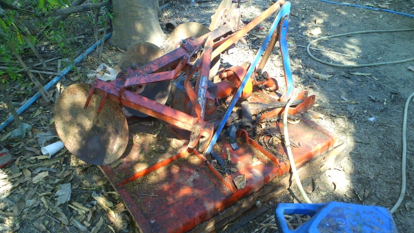 รถไถ KUBOTA L2605DT 4WD ลดราคาพิเศษเหลือเพียง 165,000 บาท.พิเศษที่มีอุปกรณ์มากชิ้น.