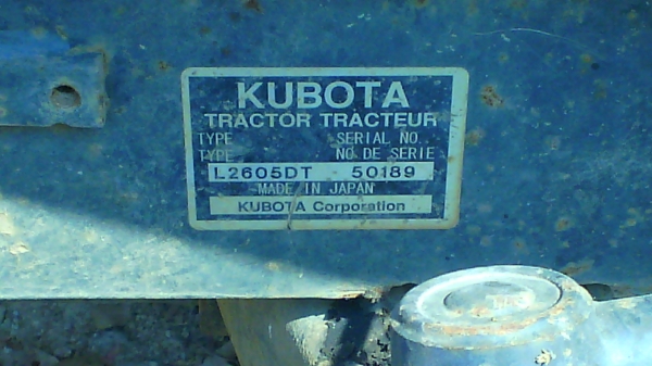 รถไถ KUBOTA L2605DT 4WD ลดราคาพิเศษเหลือเพียง 165,000 บาท.พิเศษที่มีอุปกรณ์มากชิ้น.
