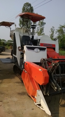 ด่วนคับ ขายรถเกี่ยวข้าวคูโบต้ารุ่น dc60 plus พร้อมพ่วงลาก 479000 บาท