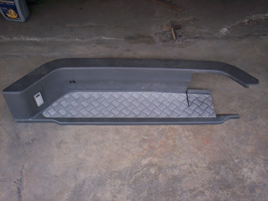 บรรไดประตูสไลด์ข้าง รถตู้คอมมูเตอร์ สีเทา 1000บาท TEL0890671028