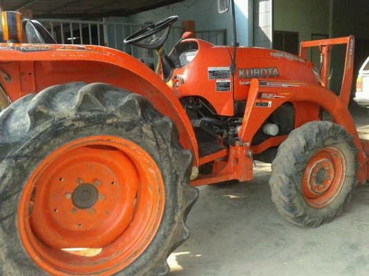 ขายรถไถ KUBOTA  L3608พร้อมดันหน้าคานโค้ง รถไร่สภาพเดิมๆไม่ได้ทำสีใหม่