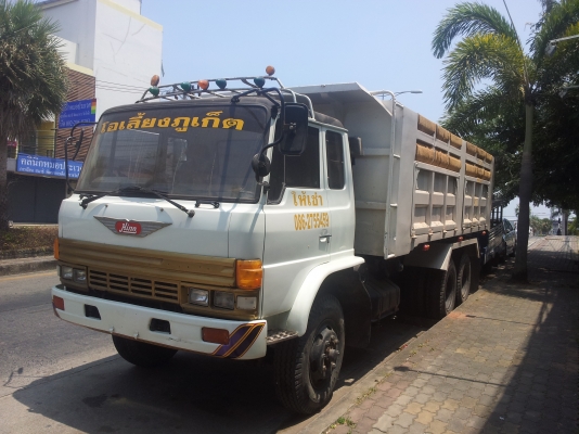 10 ล้อดั้ม 2 เพลา มีสโลร์พร้อมใช้ ยางใหม่ 10 เส้น