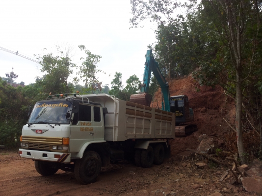 10 ล้อดั้ม 2 เพลา มีสโลร์พร้อมใช้ ยางใหม่ 10 เส้น