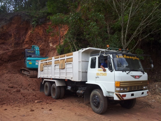 10 ล้อดั้ม 2 เพลา มีสโลร์พร้อมใช้ ยางใหม่ 10 เส้น