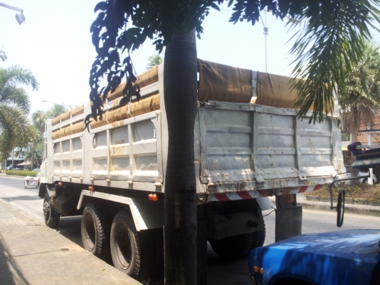 10 ล้อดั้ม 2 เพลา มีสโลร์พร้อมใช้ ยางใหม่ 10 เส้น